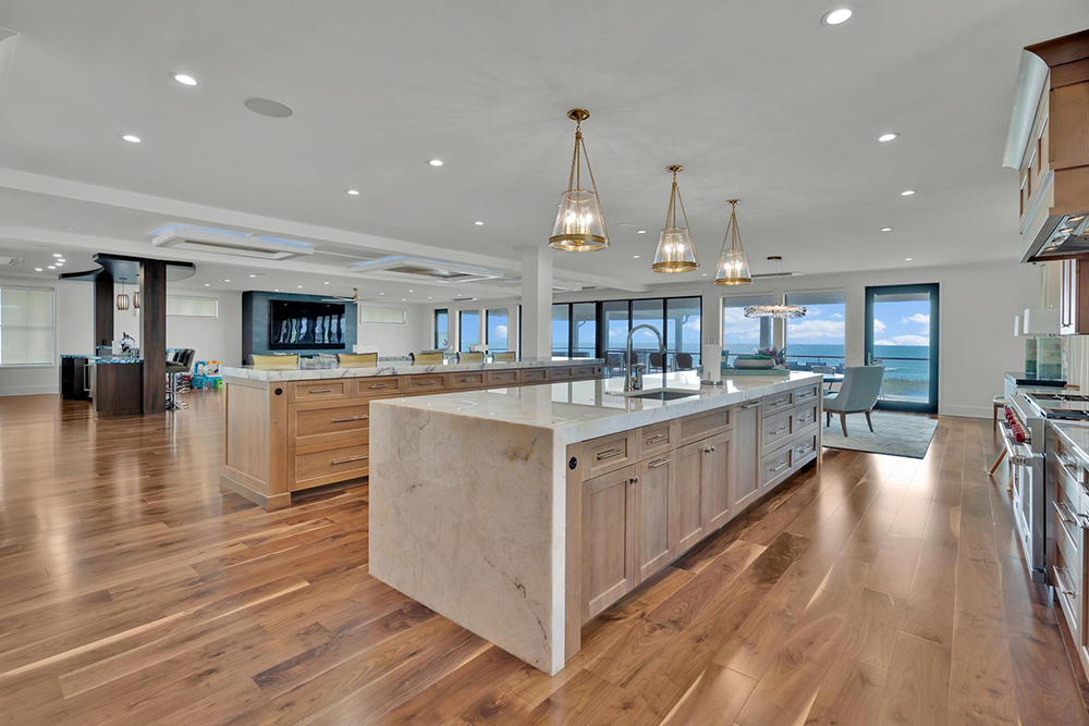 S. Lumina Kitchen