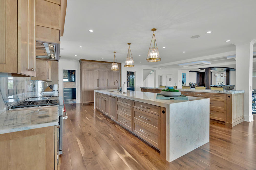 S. Lumina Kitchen