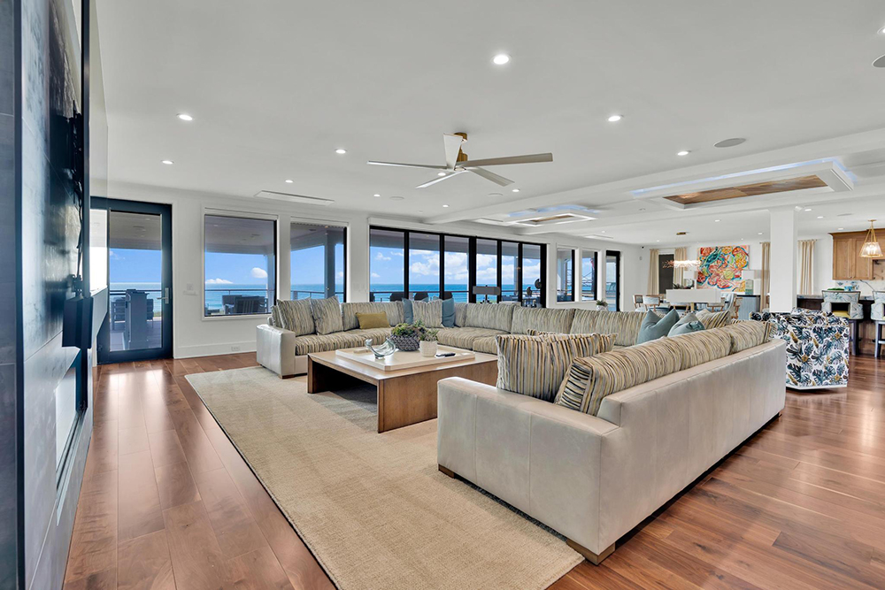 S. Lumina Living Room