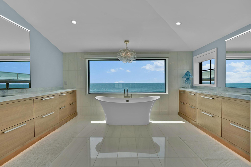 S. Lumina Bathroom