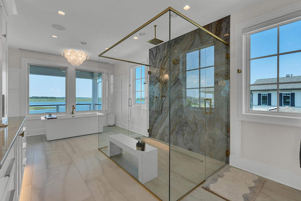 6 Pelican Drive Bathroom